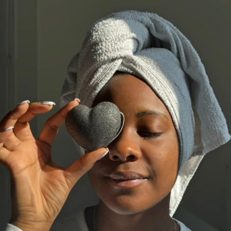 Eponge Konjac 100% Naturelle Charbon de Bambou - Visage - Lady Green Eponge Konjac 100% Naturelle Charbon de Bambou - Visage - Lady Green