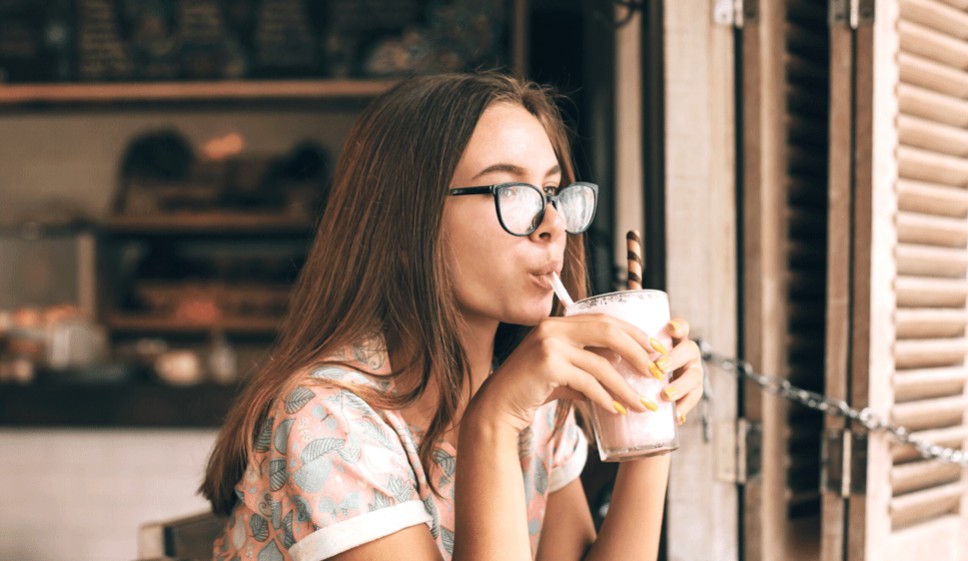 NOS BOISSONS DÉTOX POUR UNE PEAU RADIEUSE 